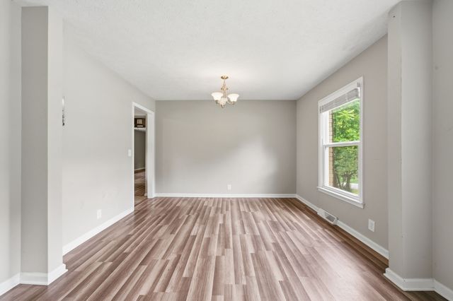 305 Cainridge Dr, Clarksville, TN 37040