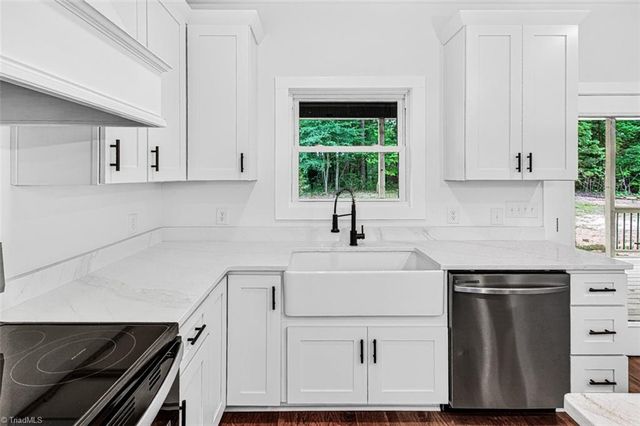 105 Crystal Creek, Randleman, NC 27317