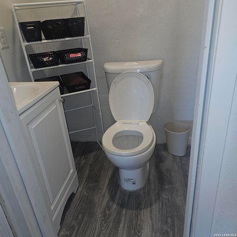 1211 Gladstone B, San Antonio, TX 78225