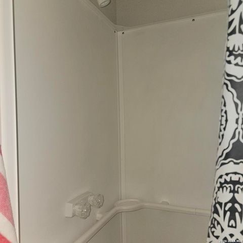 1211 Gladstone B, San Antonio, TX 78225