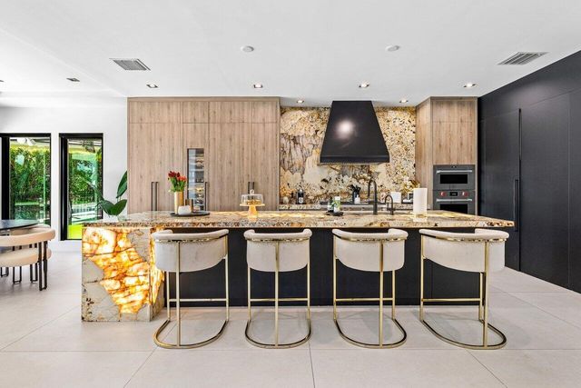 4825 Bocaire Boulevard, Boca Raton, FL 33487