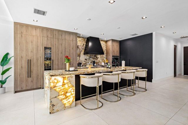 4825 Bocaire Boulevard, Boca Raton, FL 33487