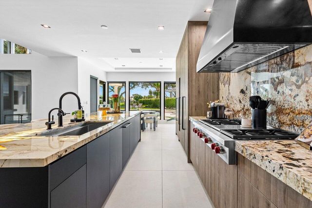 4825 Bocaire Boulevard, Boca Raton, FL 33487