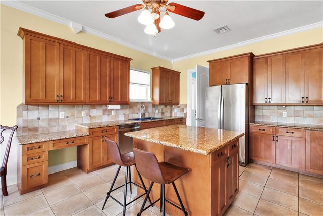 7330 36th Court, Vero Beach, FL 32967