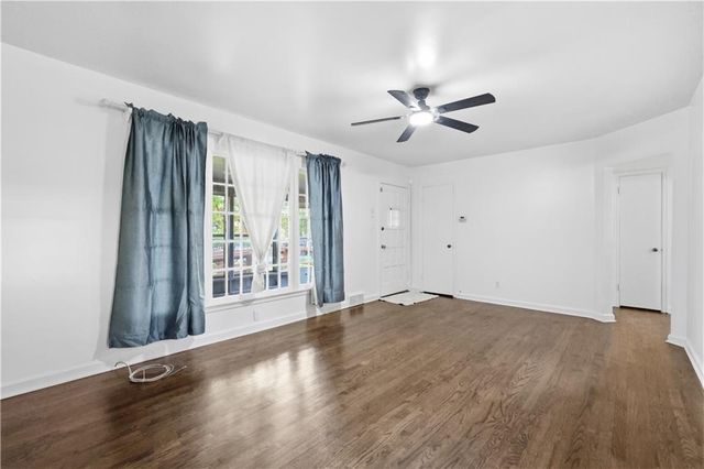 8816 Daniel Boone Road, Kansas City, MO 64114