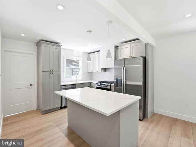 105 ROBERT BEST RD, Egg Harbor Township, NJ 08234