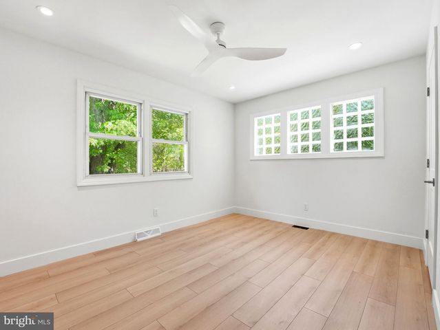 105 ROBERT BEST RD, Egg Harbor Township, NJ 08234