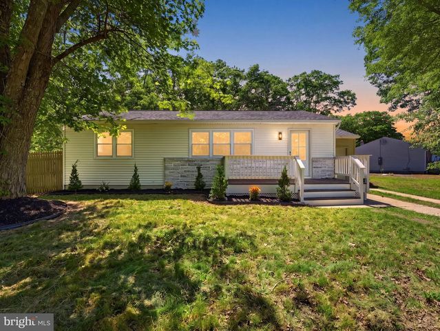 105 ROBERT BEST RD, Egg Harbor Township, NJ 08234