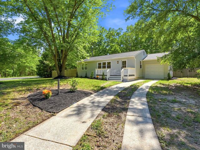 105 ROBERT BEST RD, Egg Harbor Township, NJ 08234