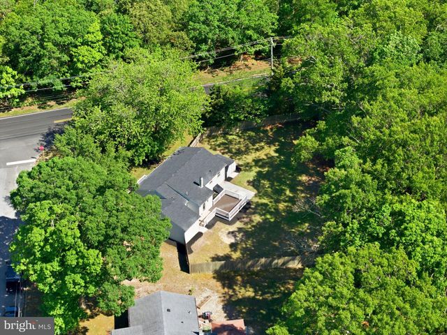 105 ROBERT BEST RD, Egg Harbor Township, NJ 08234