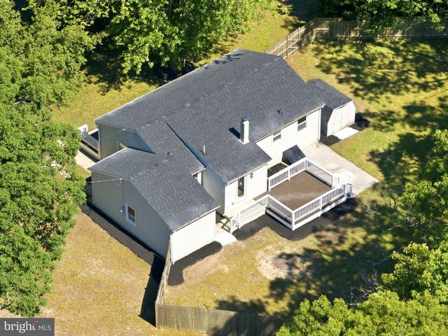 105 ROBERT BEST RD, Egg Harbor Township, NJ 08234