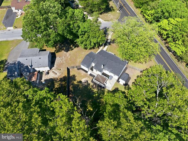 105 ROBERT BEST RD, Egg Harbor Township, NJ 08234