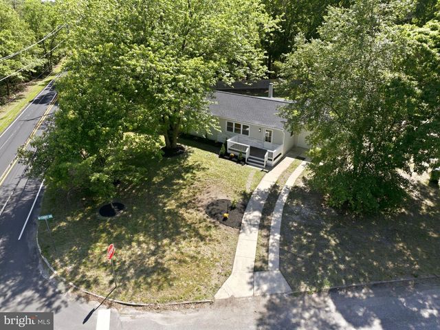 105 ROBERT BEST RD, Egg Harbor Township, NJ 08234