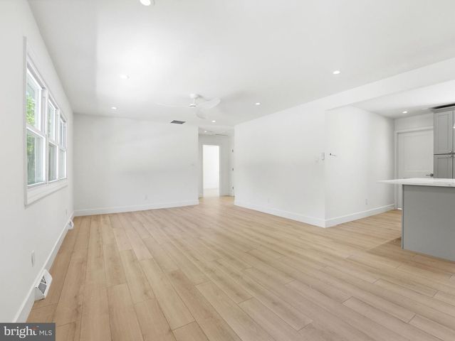 105 ROBERT BEST RD, Egg Harbor Township, NJ 08234
