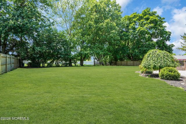 37 Gordons Corner Road, Manalapan, NJ 07726