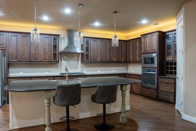221 Garden Gate LN, Liberty Hill, TX 78642