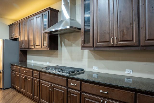 221 Garden Gate LN, Liberty Hill, TX 78642