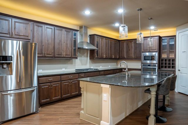 221 Garden Gate LN, Liberty Hill, TX 78642
