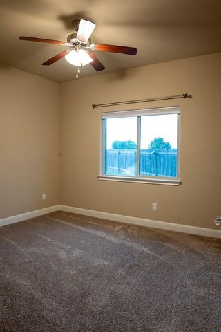 221 Garden Gate LN, Liberty Hill, TX 78642