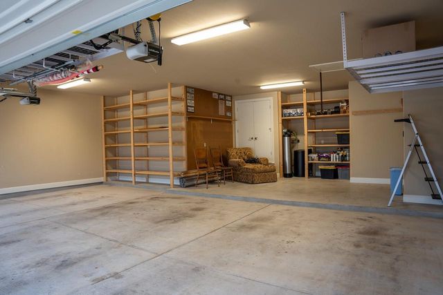 221 Garden Gate LN, Liberty Hill, TX 78642