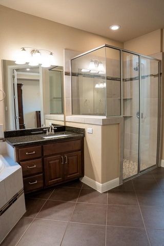 221 Garden Gate LN, Liberty Hill, TX 78642