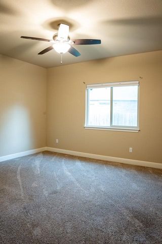 221 Garden Gate LN, Liberty Hill, TX 78642