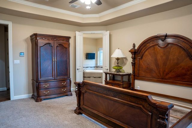 221 Garden Gate LN, Liberty Hill, TX 78642