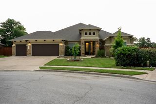 221 Garden Gate LN, Liberty Hill, TX 78642