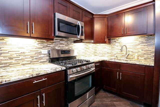 3330 Grove Avenue 1S, Berwyn, IL 60402