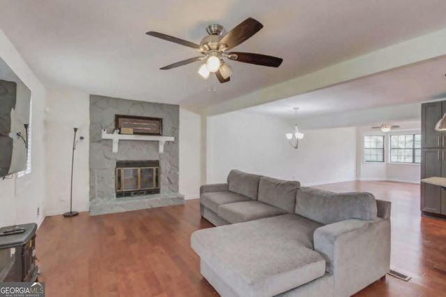 2846 Mountbery Drive, Snellville, GA 30039