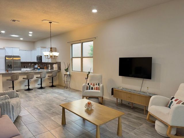 3245 Oakmount Drive SE, Albuquerque, NM 87124