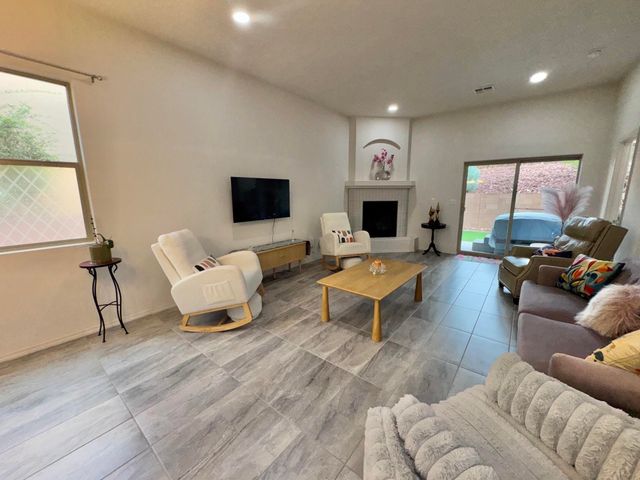 3245 Oakmount Drive SE, Albuquerque, NM 87124