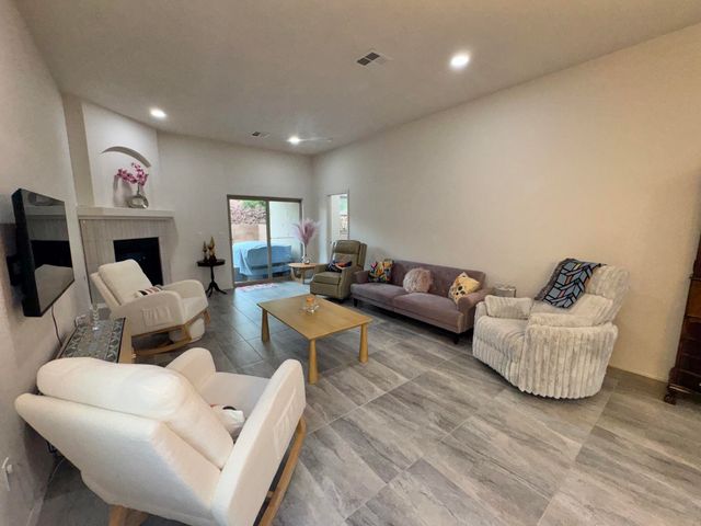 3245 Oakmount Drive SE, Albuquerque, NM 87124