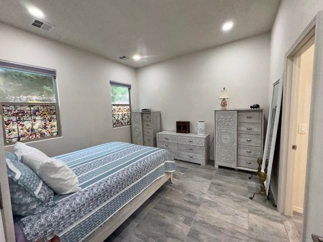 3245 Oakmount Drive SE, Albuquerque, NM 87124