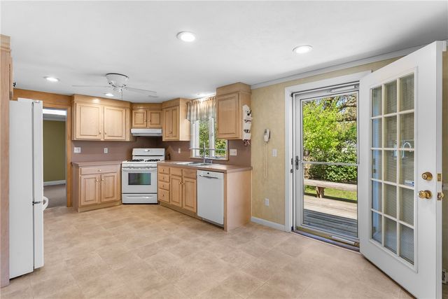 91 Hilton Road, Warwick, RI 02889
