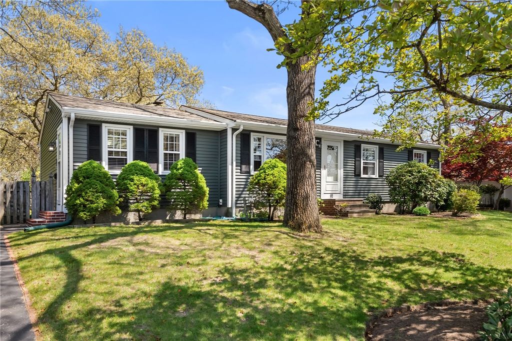 91 Hilton Road, Warwick, RI 02889