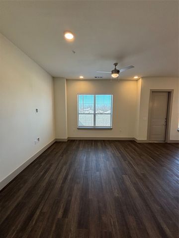 2036 Oak Grove 101, Aubrey, TX 76227