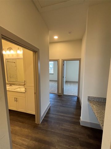 2036 Oak Grove 101, Aubrey, TX 76227