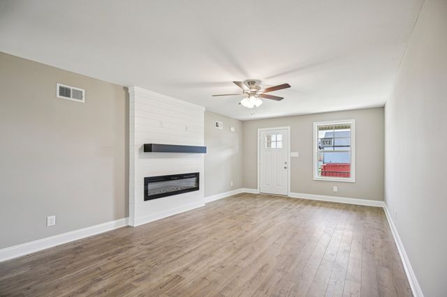 306 Cardinal Creek, Clarksville, TN 37040