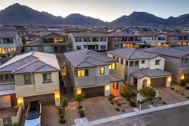 175 Medianoche Street, Las Vegas, NV 89138