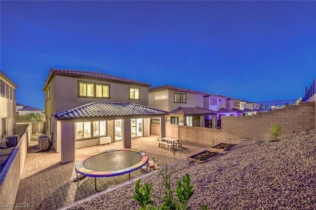 175 Medianoche Street, Las Vegas, NV 89138