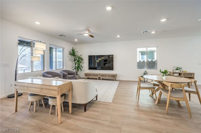 175 Medianoche Street, Las Vegas, NV 89138