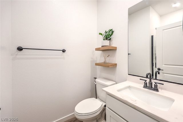 175 Medianoche Street, Las Vegas, NV 89138