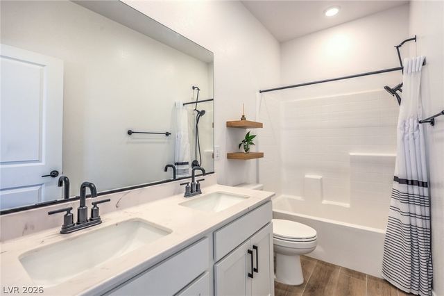 175 Medianoche Street, Las Vegas, NV 89138