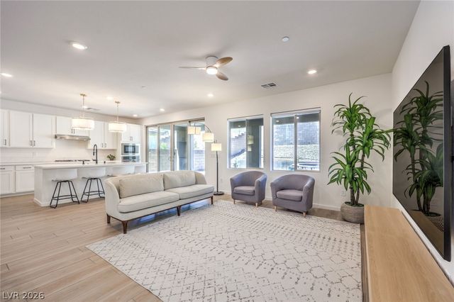 175 Medianoche Street, Las Vegas, NV 89138