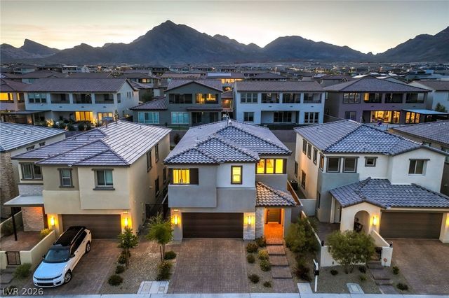 175 Medianoche Street, Las Vegas, NV 89138