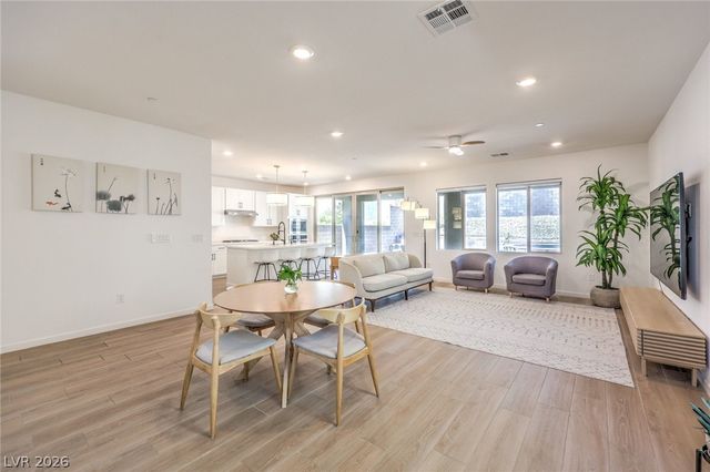 175 Medianoche Street, Las Vegas, NV 89138