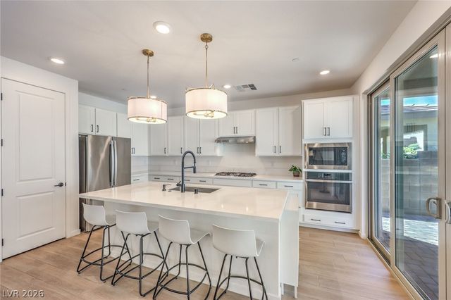 175 Medianoche Street, Las Vegas, NV 89138