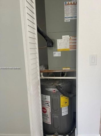 1814 SW 22nd St 1, Fort Lauderdale, FL 33315