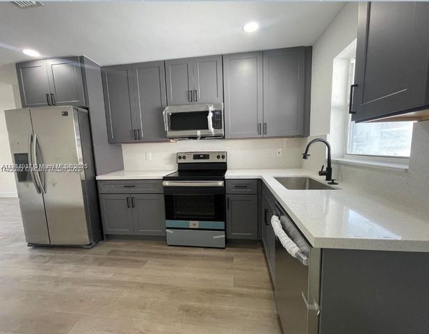 1814 SW 22nd St 1, Fort Lauderdale, FL 33315